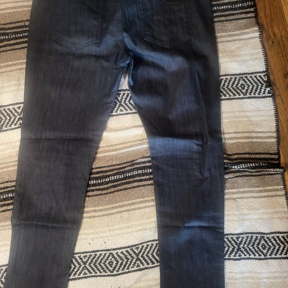 Variety of Designer Jeans - Picture 13 of 15